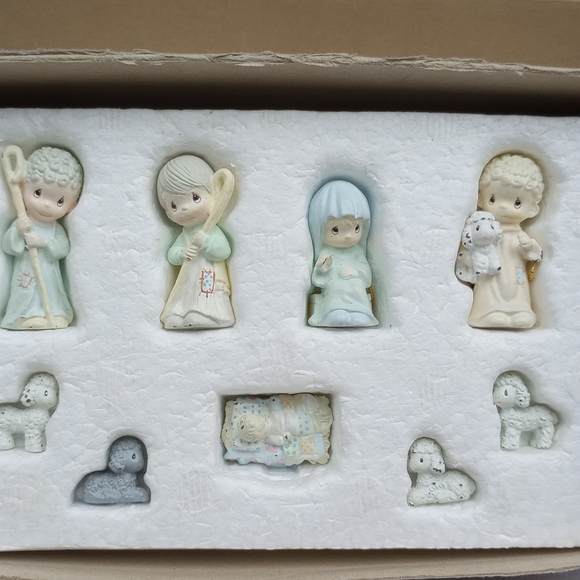 1990 Enesco Precious Moments Miniature  Nativity Scene and The Three Wise Men - Picture 8 of 10